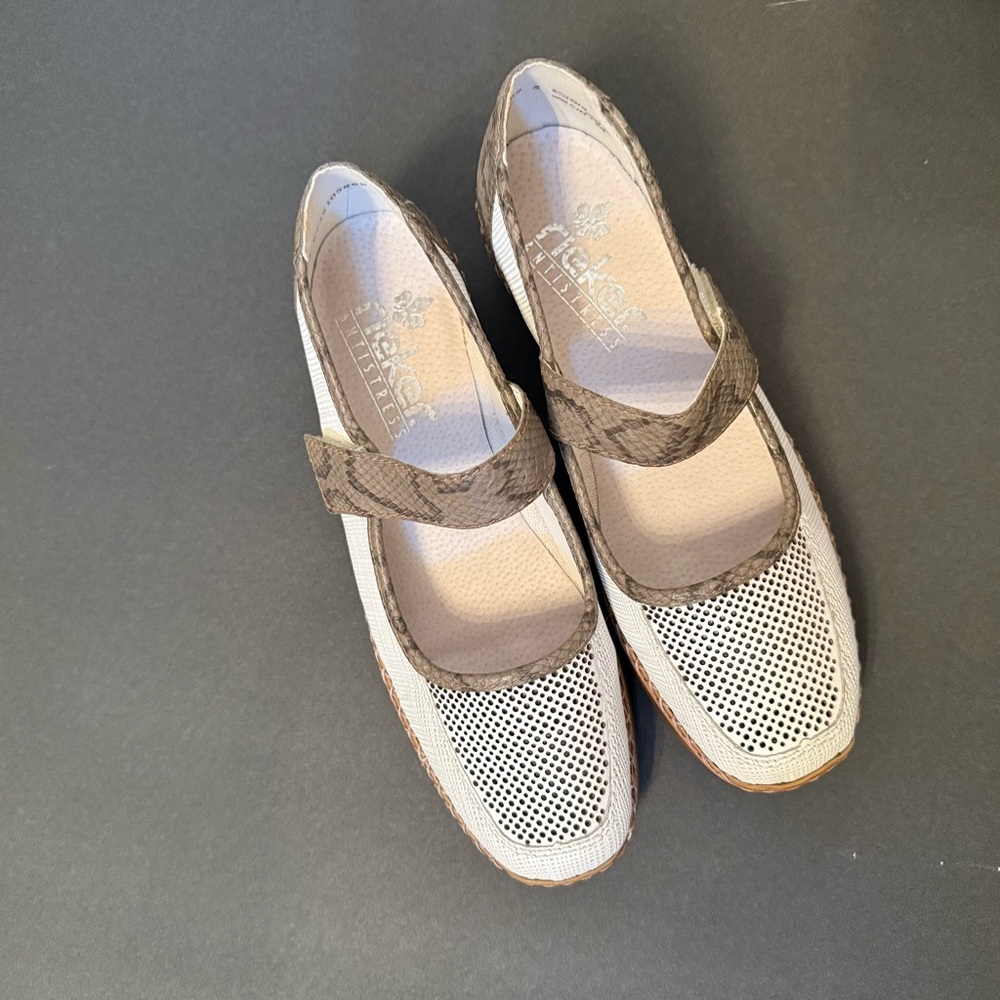 RIEKER SHOES MARY JANES WHITE GRAY LEATHER STRAP MOLDED HEEL SIZE 39 8.5